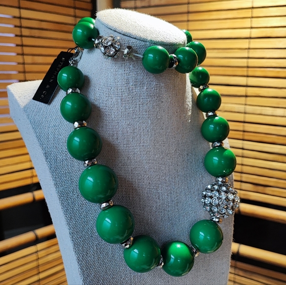 Stephan & Co Kelly Green Acrylic Round Bead Bracelet and Necklace Rhinestone Set - Picture 2 of 14